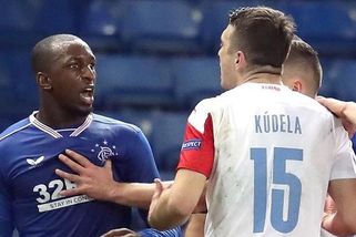 Příště mu ji rovnou vypálit pěstí za čtyři zápasy! Kúdela se dočkal zastání až z Hradu - Sport.cz